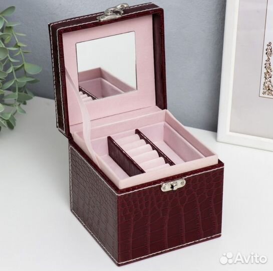 Шкатулка для украшений кожзам