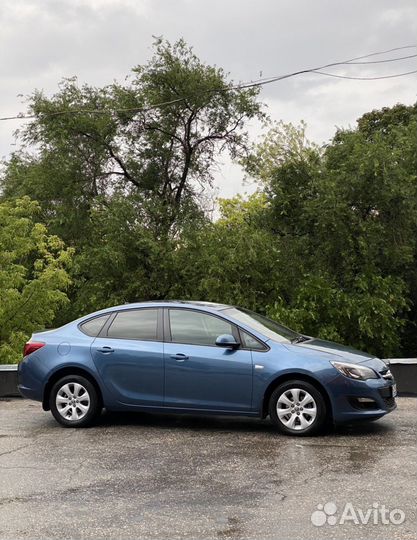 Opel Astra 1.6 МТ, 2013, 198 000 км