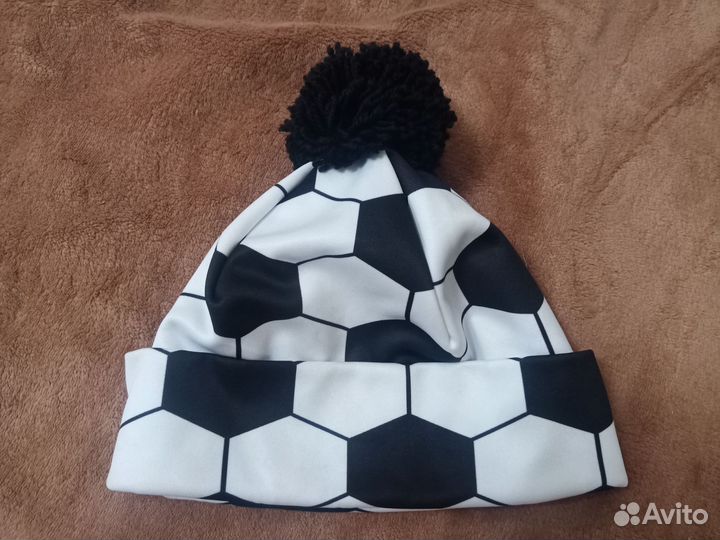 Шапка с помпоном