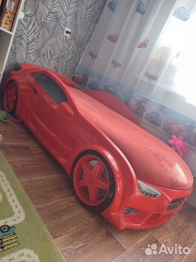 Детская кровать машина