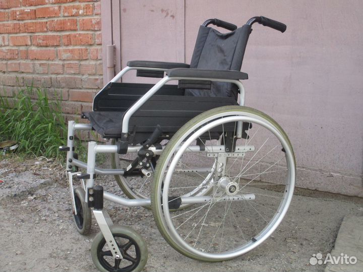 Продам инвалидную коляску Ortonica