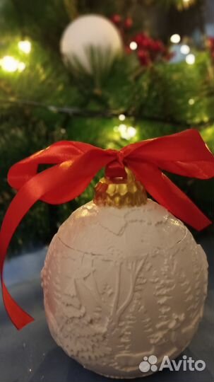 Ароматическая свеча в новогоднем шаре, кашпо