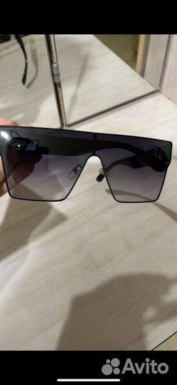 Солнцезащитные очки женские брендовые