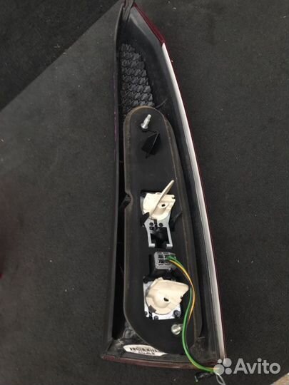 Фонарь задний стоп-сигнал лев. зад. Volvo XC70