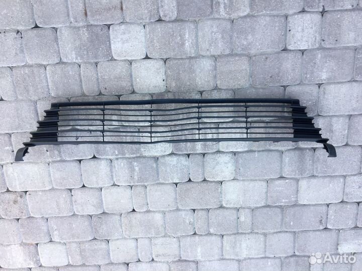 Решетка переднего бампера (53112-02690) для Toyota