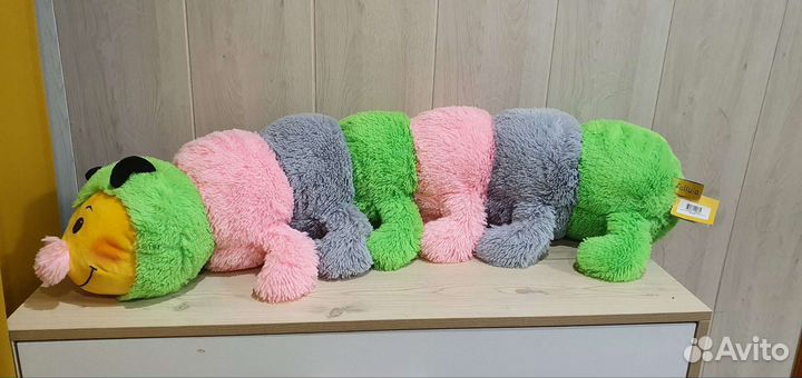 Большая мягкая игрушка гусеница