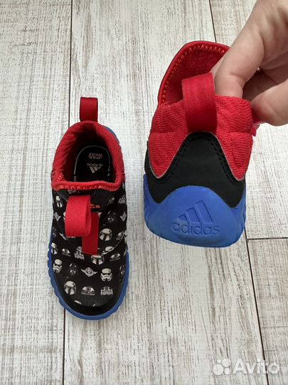 Кроссовки adidas