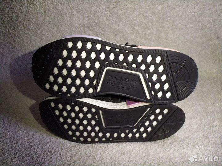 Кроссовки Adidas NMD R1 W