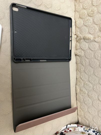 Клавиатура с чехлом для iPad air 10.5