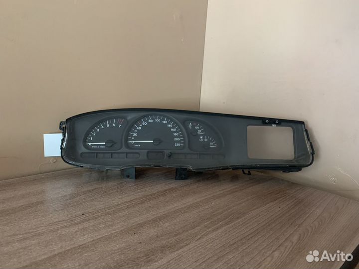 Панель приборов Опель Вектра B