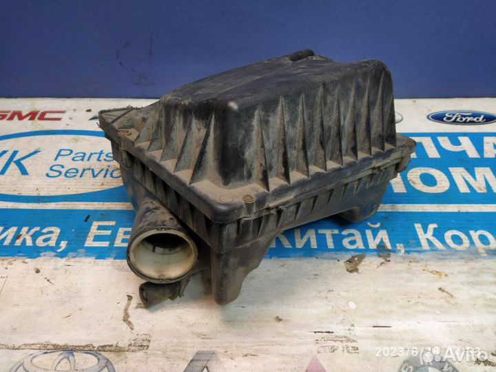 Корпус воздушного фильтра Opel Zafira B 05-15