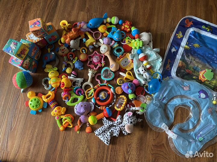 Развивающие игрушки fisher price пакетом