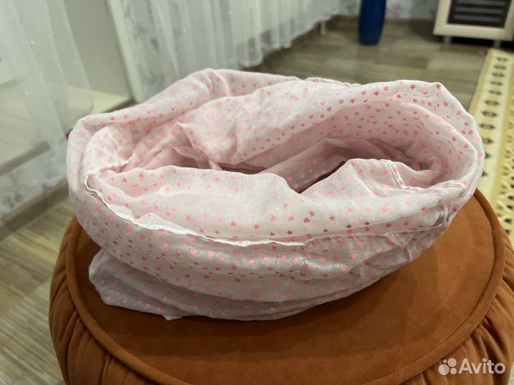 Головные уборы женские и палантины