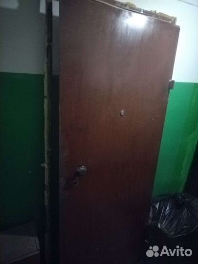 Дверь входная металлическая правая бу