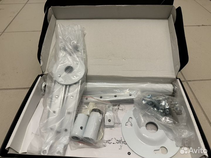 Кронштейн для проектора Universal Projector Mount