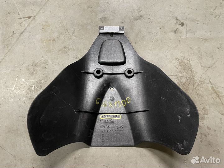 Пластик плуг Suzuki Hayabusa 97-07 год