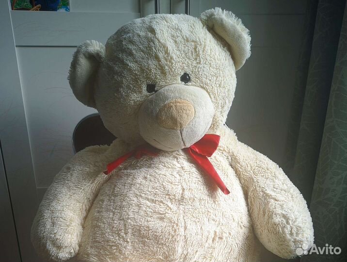 Большой плюшевый мишка
