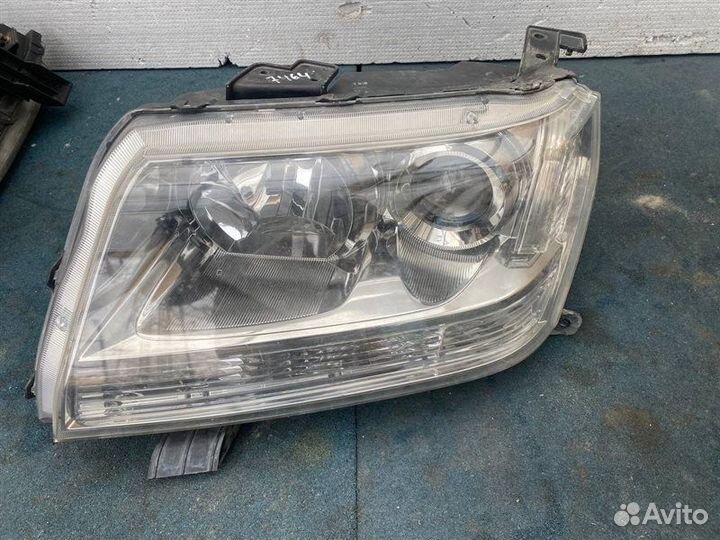 Фара галоген передняя левая Suzuki Grand