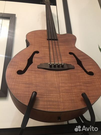Электроакустическая безладовая бас гитара Aria