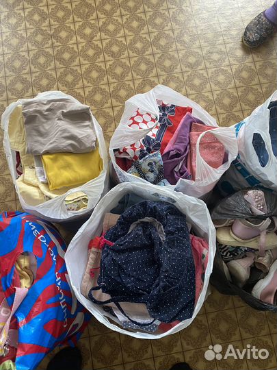Детские вещи и обувь для девочки