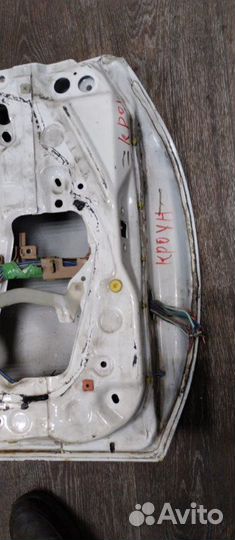 Дверь передняя левая Toyota Crown GS151 1GFE