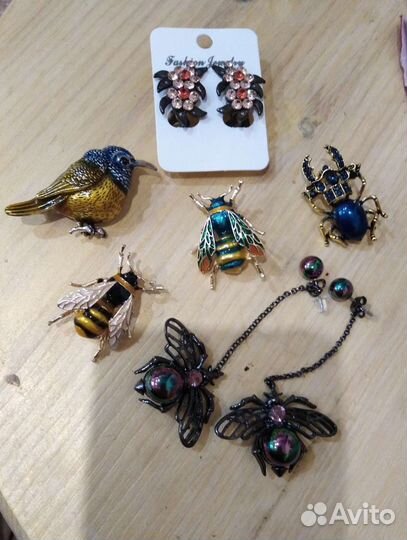 Брошь и серьги