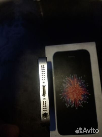 iPhone SE, 128 ГБ