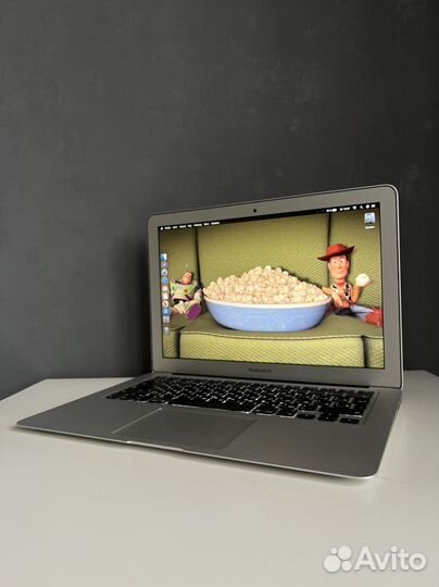 Легендарный ноутбук Apple MacBook Air 13