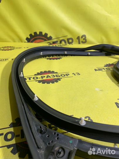 Уплотнитель двери передний левый Kia Ceed 3 CD 1.6