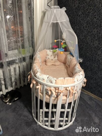 Комплект с бортиками в круглую кроватку