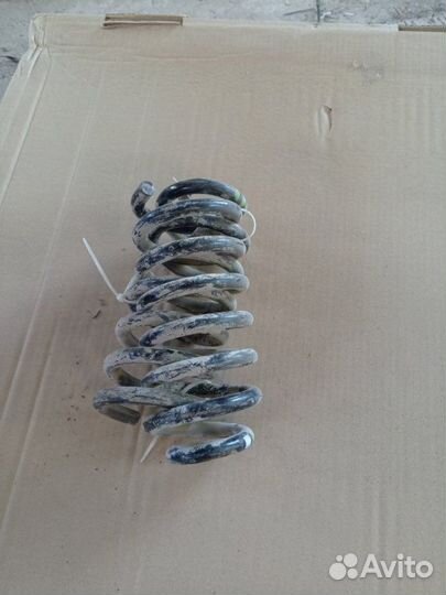 Пружина подвески задняя Audi A8 D2