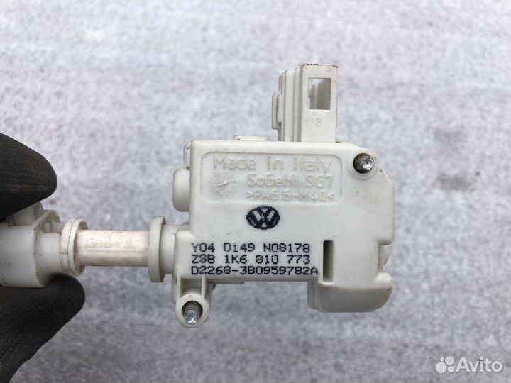 Привод лючка топливного бака на VW Golf 5 2.0 TDI