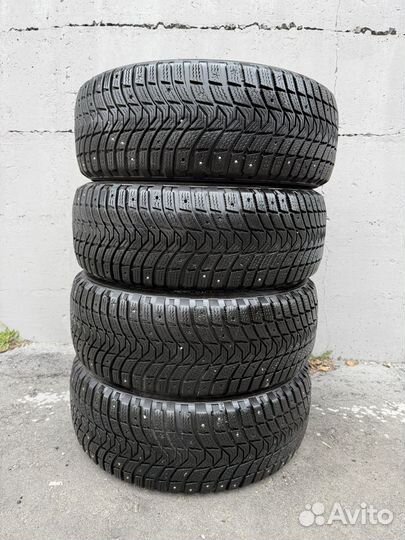 Michelin X-Ice North 3 215/55 R17
