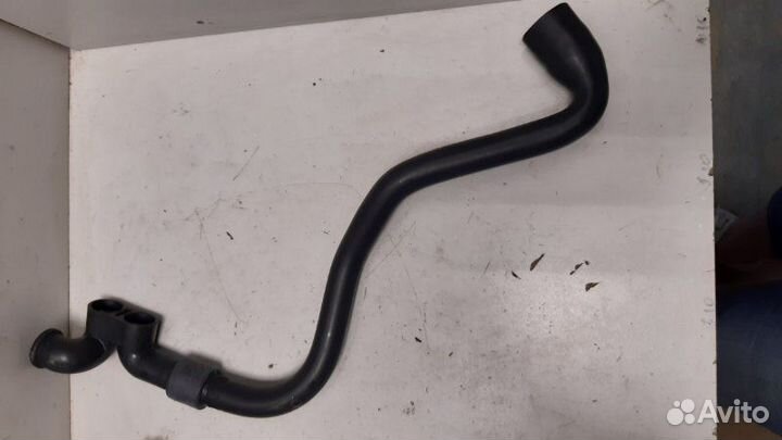 Патрубок вентиляции картера Volkswagen Golf