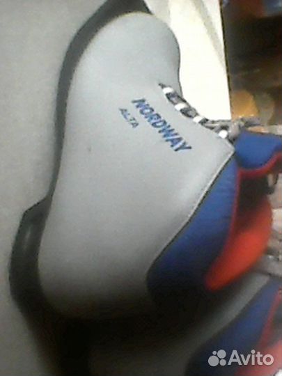 Лыжные ботинки 36 размер, три дырки