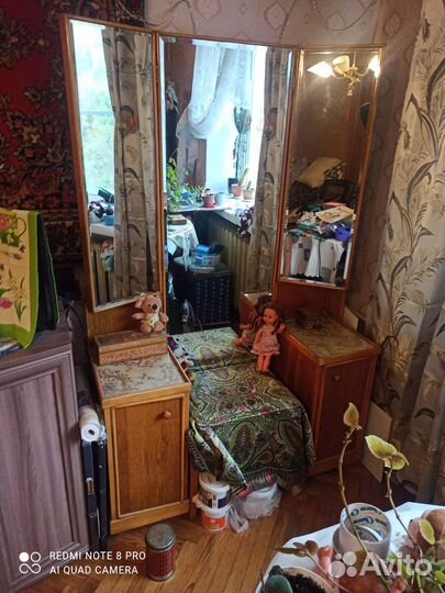 Трюмо с зеркалом