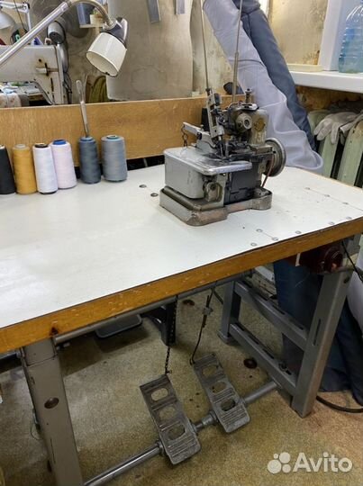 Швейная машинка оверлок