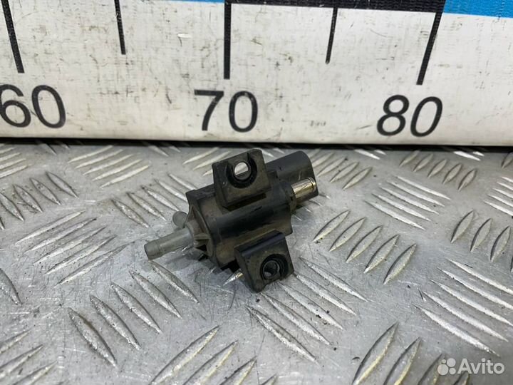 Б/У Клапан электромагнитный вакуумный VAG#010