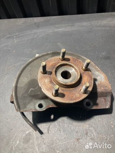 Ступица передняя левая Mitsubishi Airtrek 4G63T