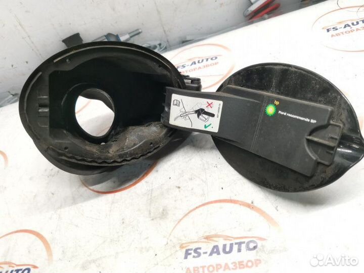 Лючок бензобака Ford Kuga 1 2.0 дизель G6DG 2010