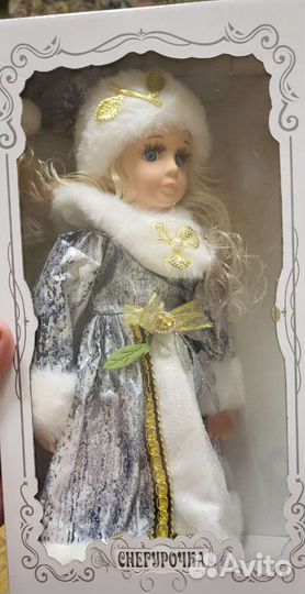 Снегурочка-кукла коллекционнная на ножках