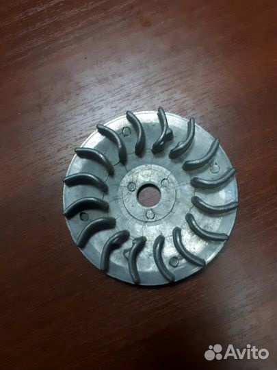 Наружный шкиф переднего вариатора lead-90