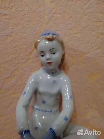 Статуэтка лфз юная фигуристка