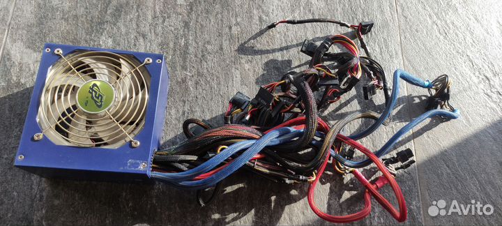 FSP Group Epsilon 80plus 1010W