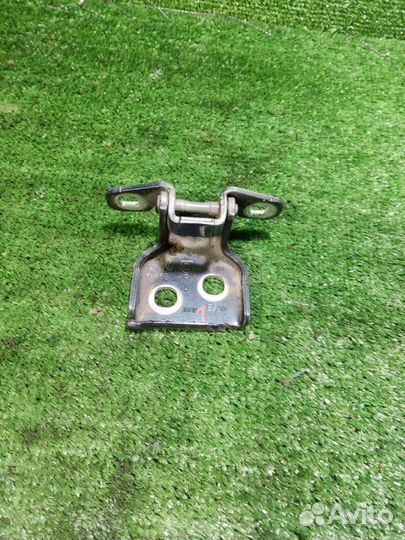 Петля двери Renault Logan