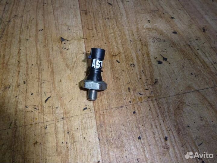 Датчик давления масла Opel Astra H / Family 2004