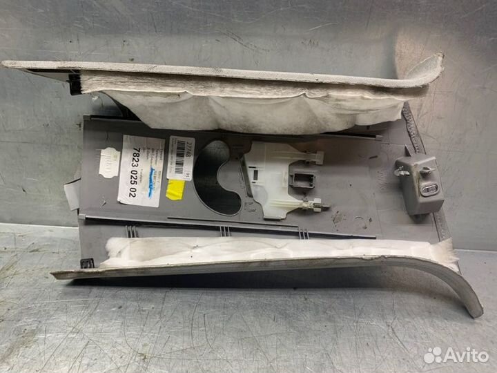 Обшивка стойки Volkswagen Touareg 2002-2010