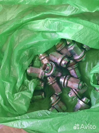 Колесные гайки toyota rav4