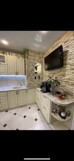 3-к. квартира, 73,3 м², 1/10 эт.