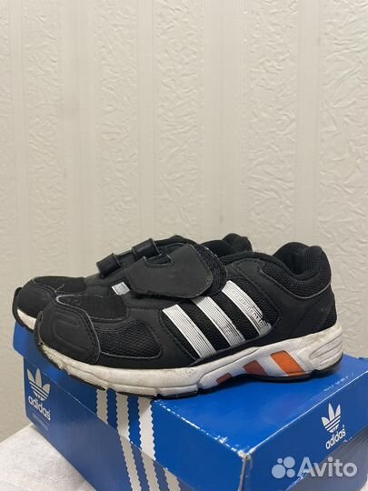 Кроссовки adidas